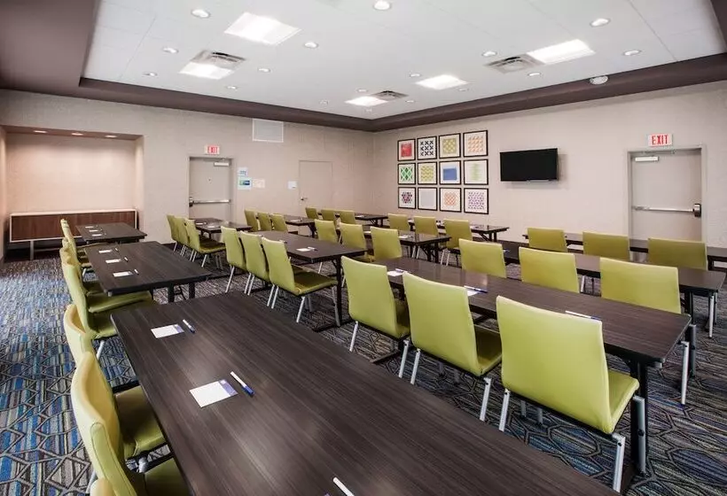Hotelli Holiday Inn Express & Suites Atlanta N   Woodstock, An Ihg
