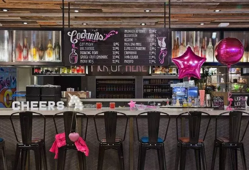 هتل Moxy Berlin Humboldthain Park