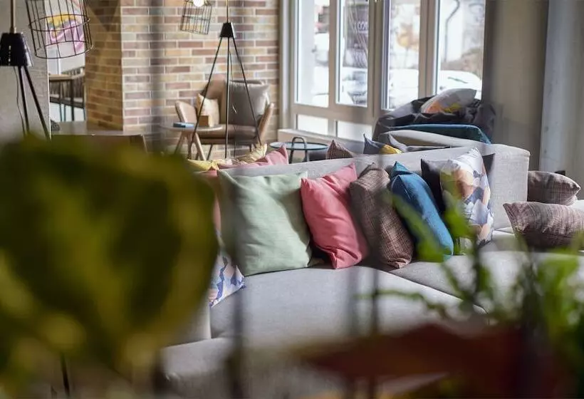 هتل Moxy Berlin Humboldthain Park