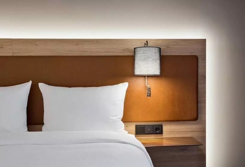 هتل Moxy Berlin Humboldthain Park