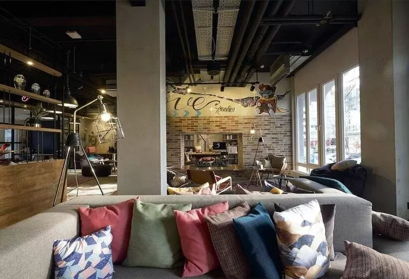هتل Moxy Berlin Humboldthain Park