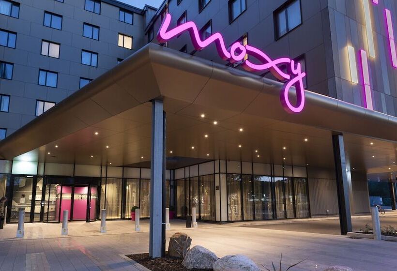 호텔 Moxy London Heathrow Airport