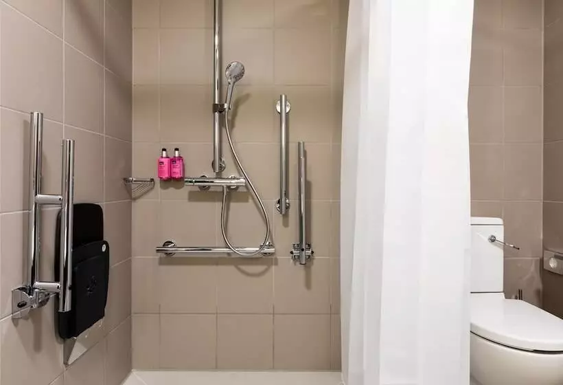 Hotelli Moxy London Heathrow Airport