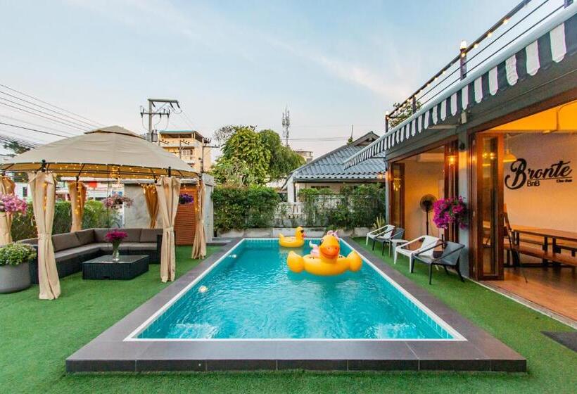 פנסיון Bronte Bnb