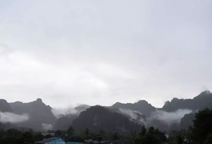 ペンション Thaweesuk Heritage Homestay