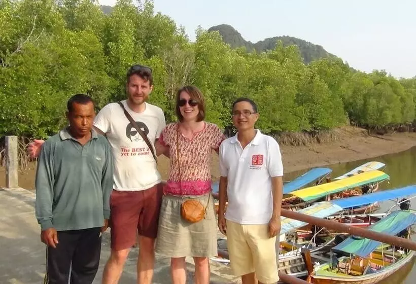 ペンション Thaweesuk Heritage Homestay