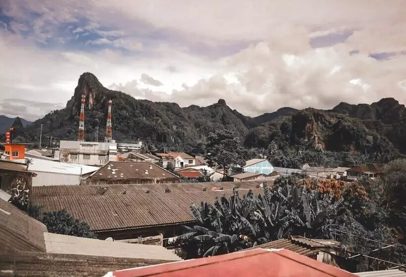 ペンション Thaweesuk Heritage Homestay