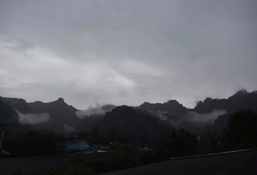 ペンション Thaweesuk Heritage Homestay