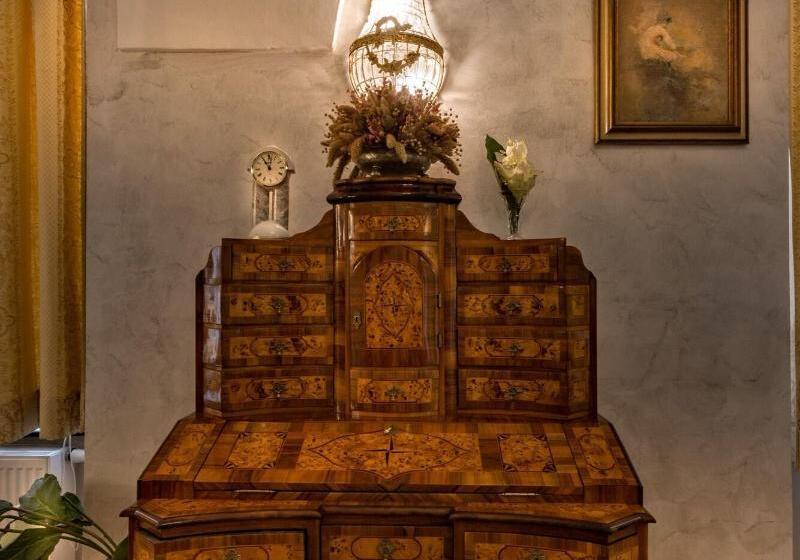 Общежитие Prague Old Town Residence