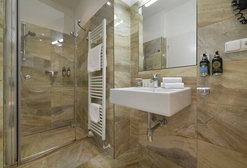 Общежитие Prague Old Town Residence