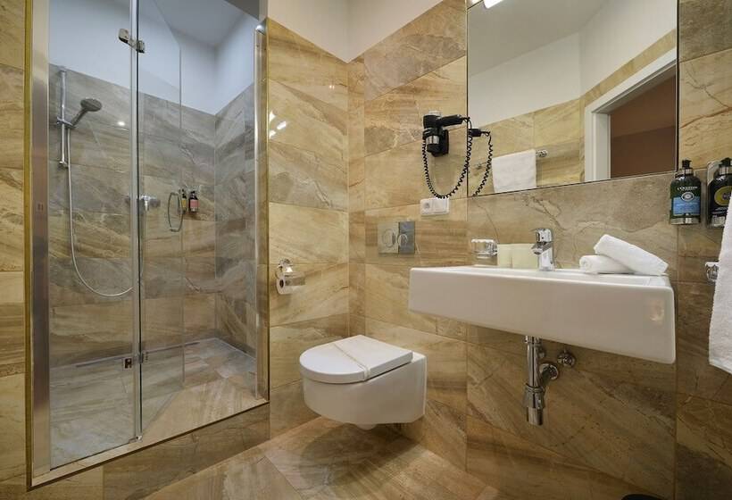 Общежитие Prague Old Town Residence