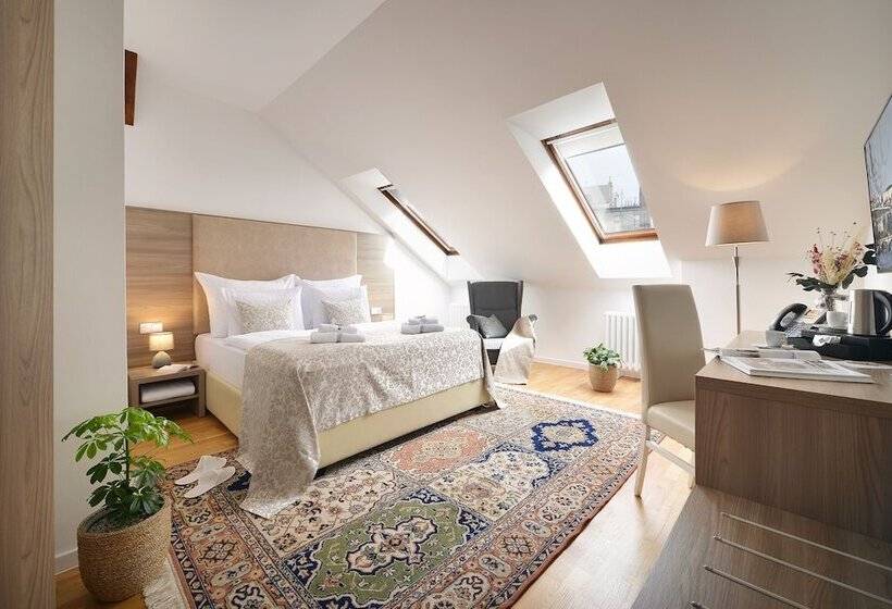 Общежитие Prague Old Town Residence