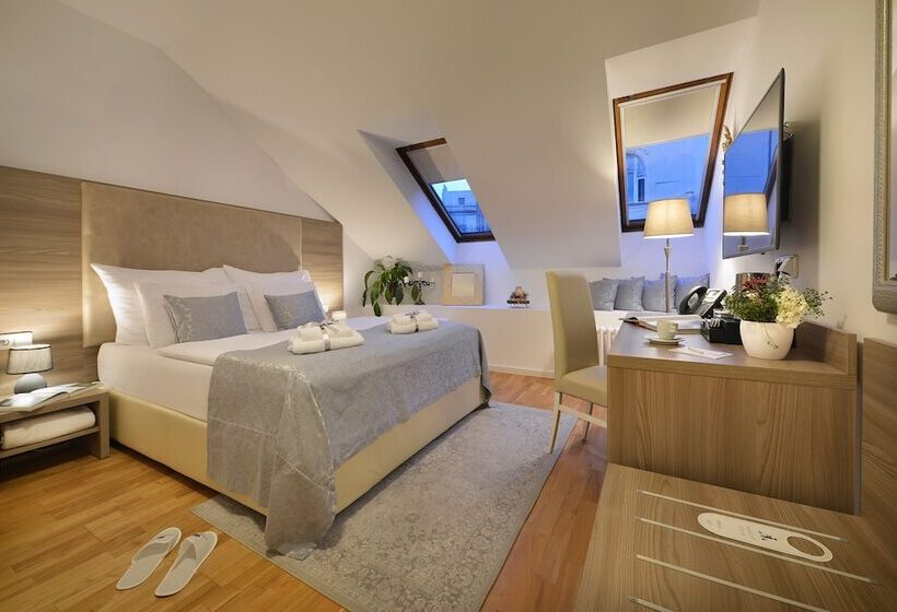 Общежитие Prague Old Town Residence