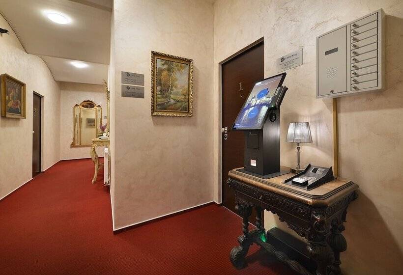 Общежитие Prague Old Town Residence