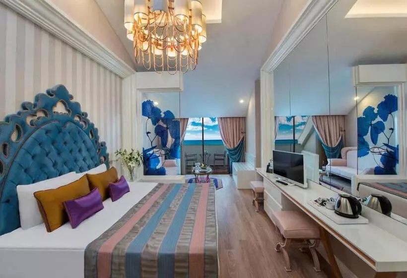 Delphin Be Grand Resort