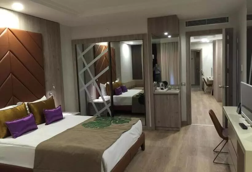 Delphin Be Grand Resort