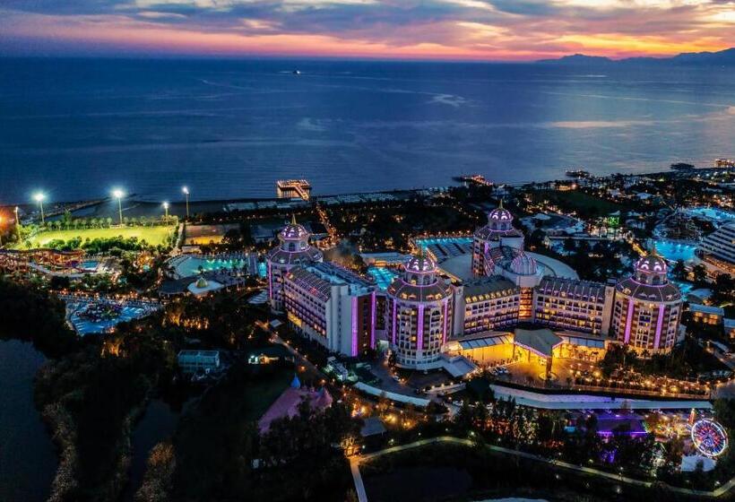 Delphin Be Grand Resort