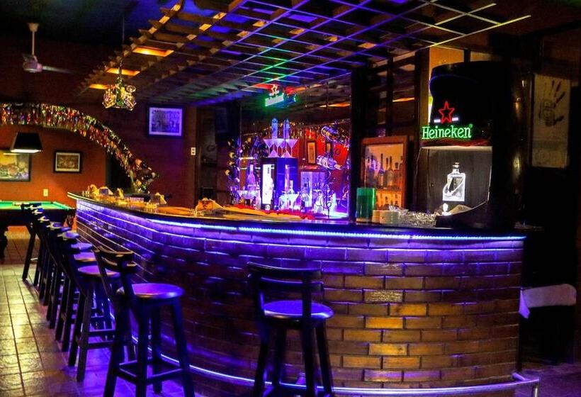 هتل Adham Compound