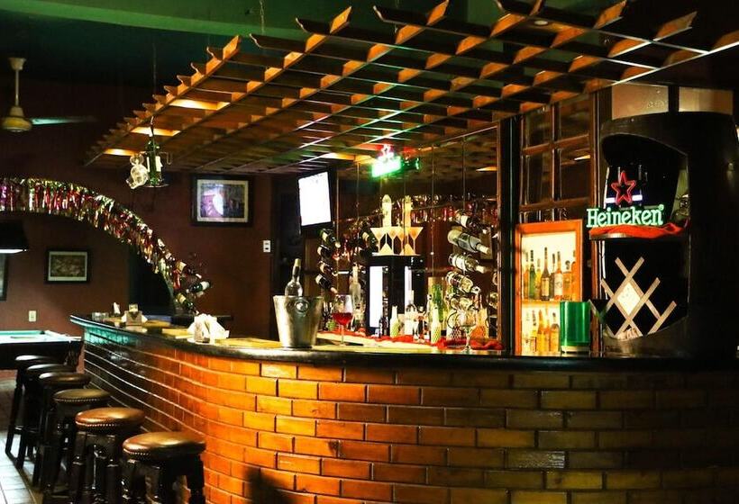 هتل Adham Compound