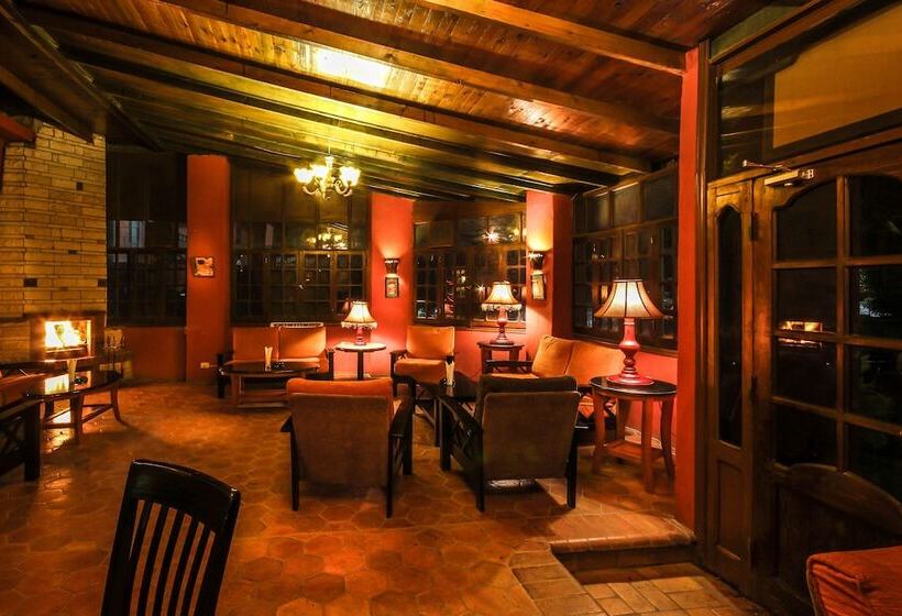 هتل Adham Compound