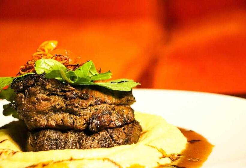 هتل Adham Compound