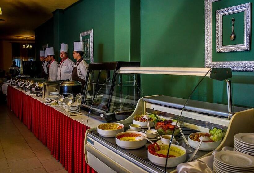 هتل Adham Compound