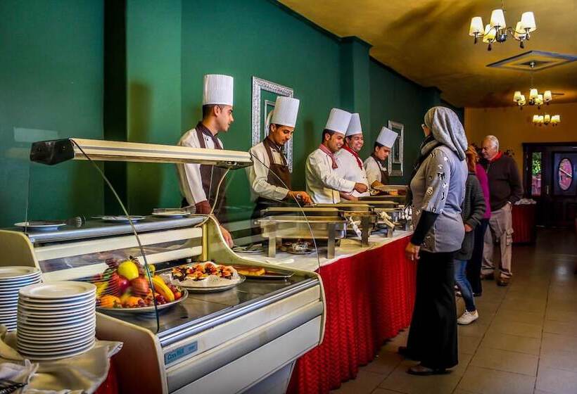 هتل Adham Compound