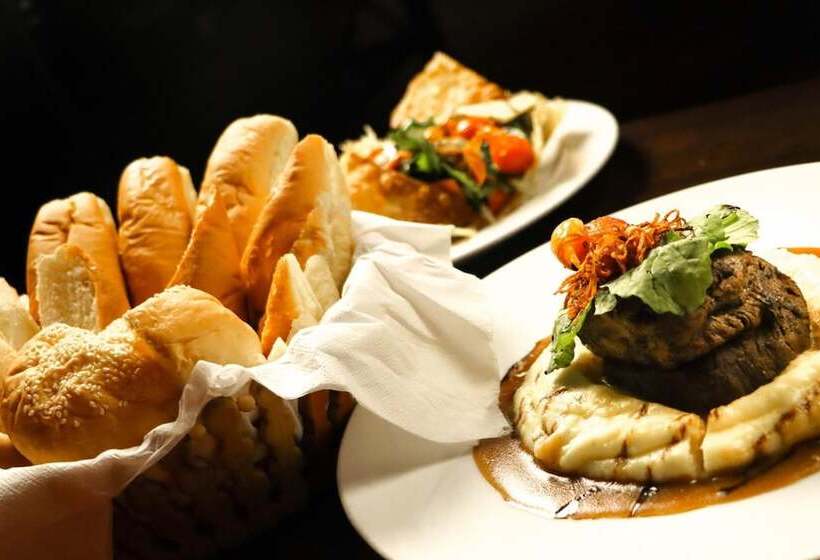 هتل Adham Compound