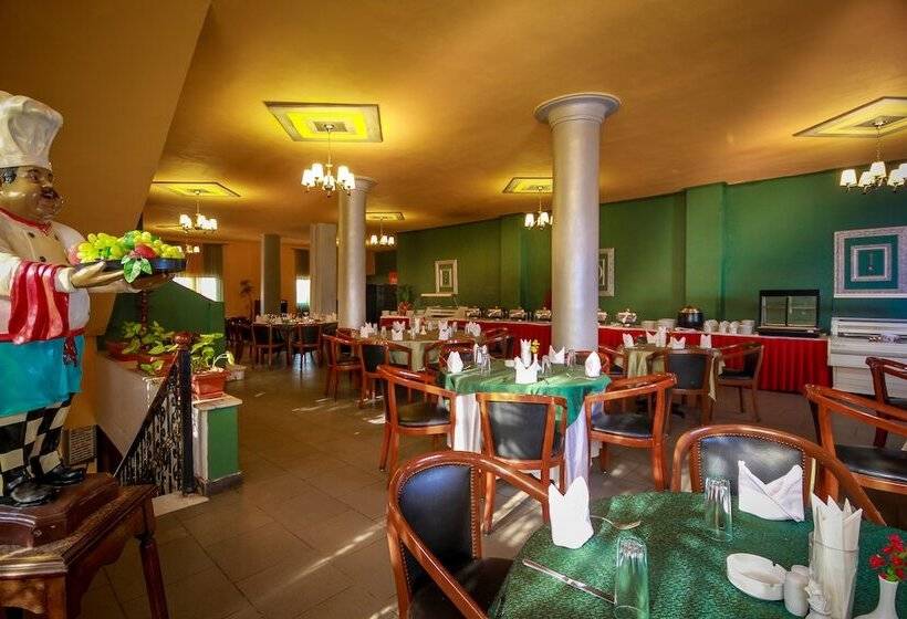 هتل Adham Compound