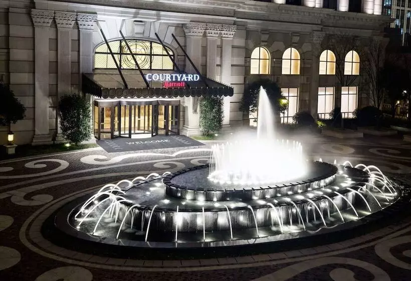 ホテル Courtyard By Marriott Shanghai Changfeng Park