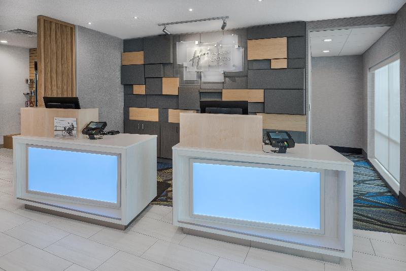 Отель Holiday Inn Express & Suites Bryan   College Station, An Ihg