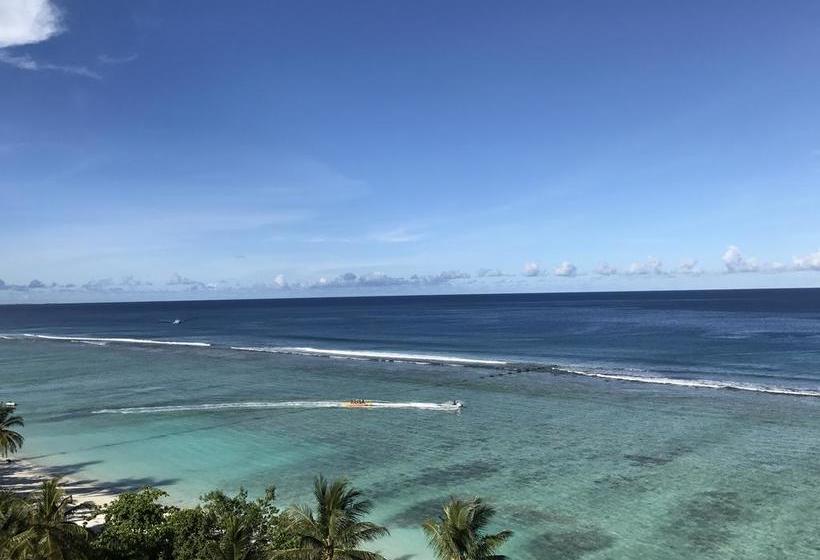 هتل Island Beach House