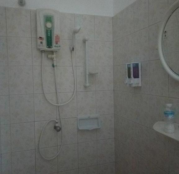 호텔 Live In Phuket