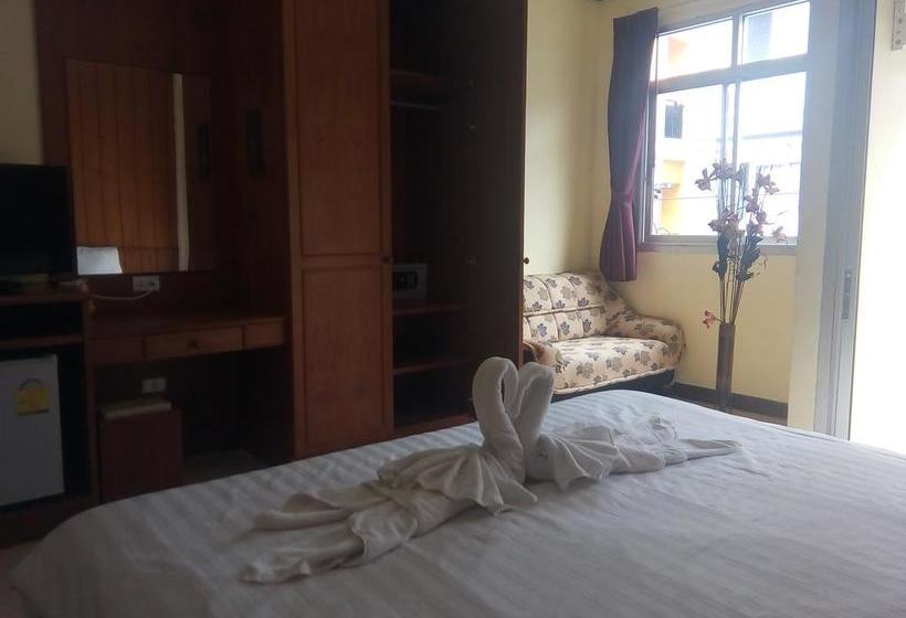 호텔 Live In Phuket