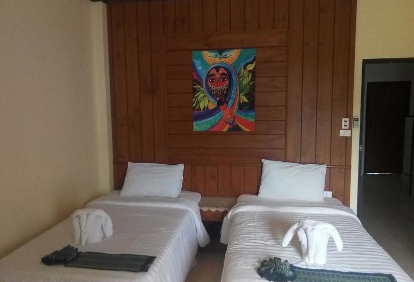 호텔 Live In Phuket