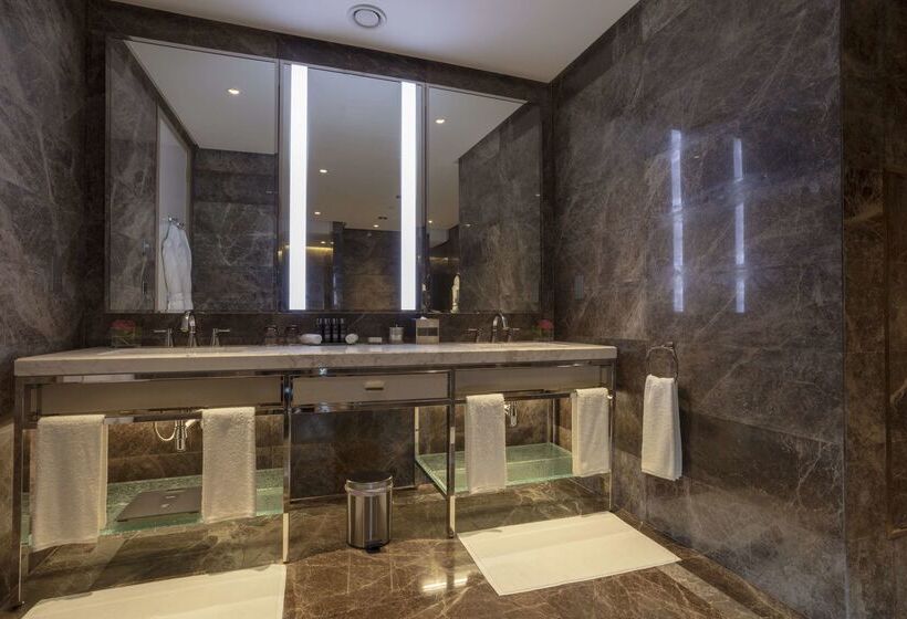 The Hotel Galleria Jeddah, Curio Collection By Hilton