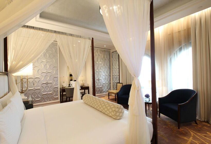 The Hotel Galleria Jeddah, Curio Collection By Hilton