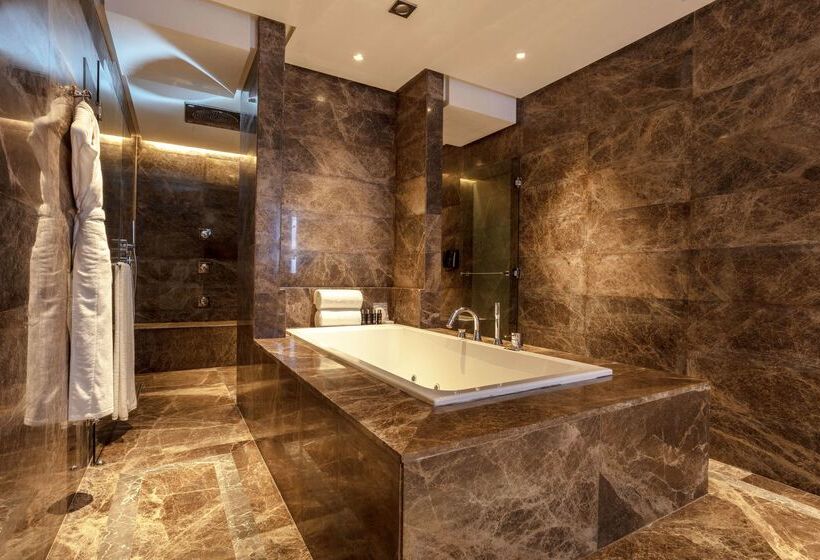 The Hotel Galleria Jeddah, Curio Collection By Hilton