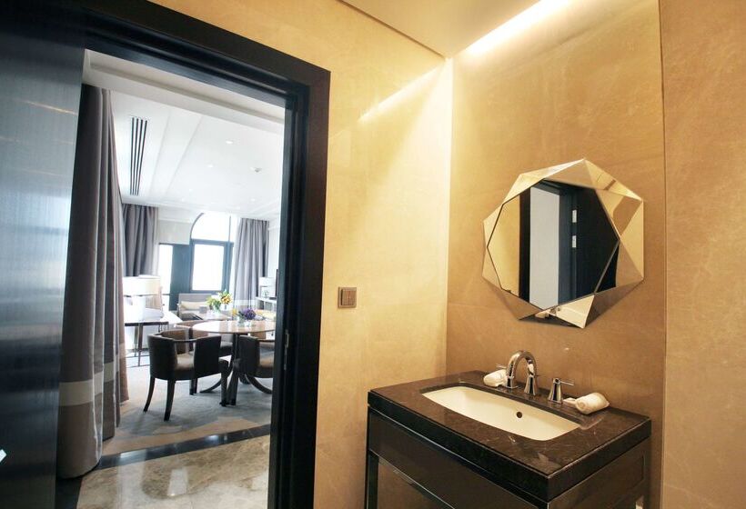 The Hotel Galleria Jeddah, Curio Collection By Hilton