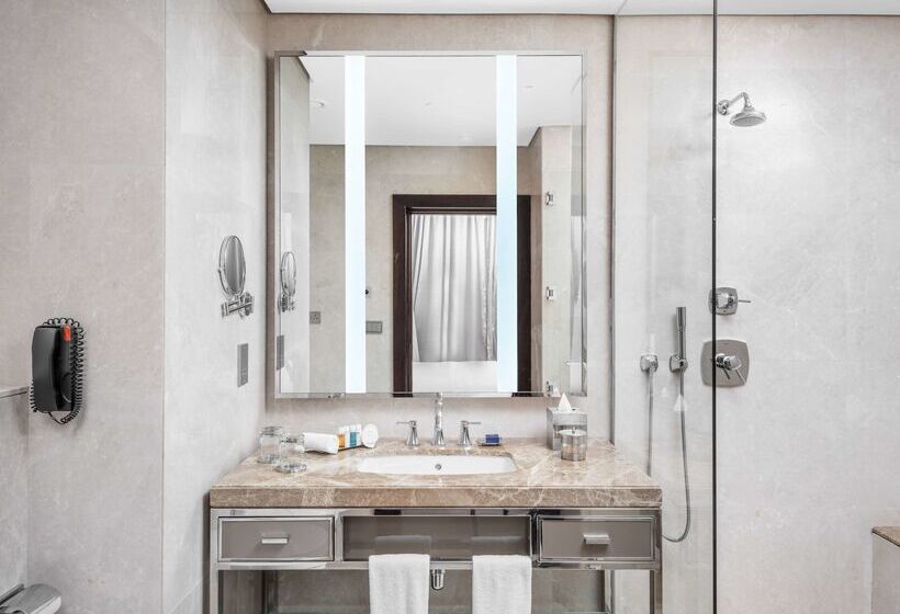 The Hotel Galleria Jeddah, Curio Collection By Hilton