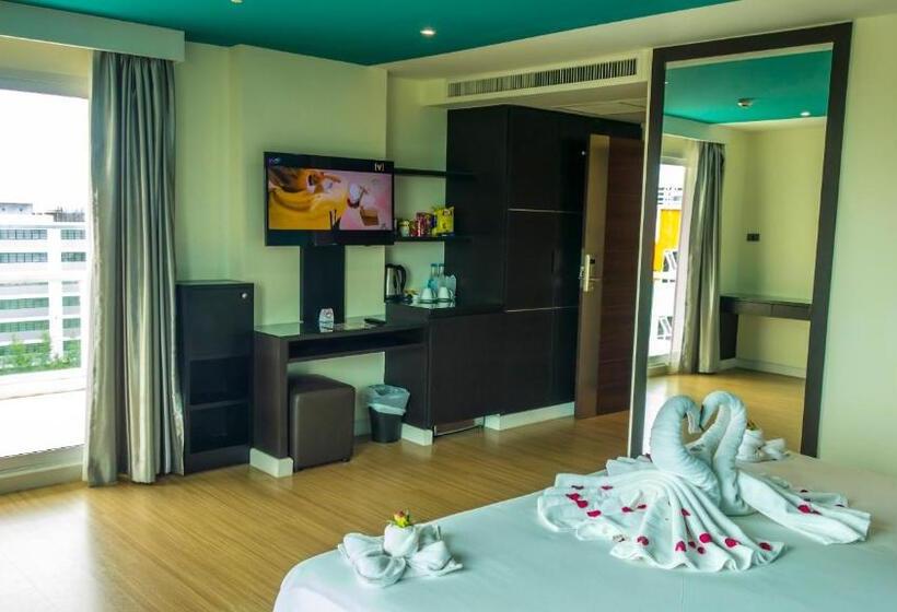 ホテル Unique Regency Pattaya