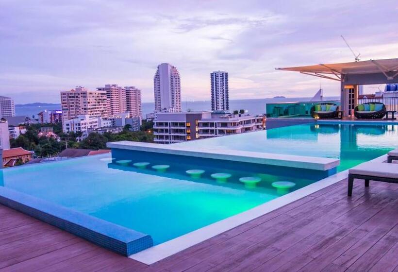 ホテル Unique Regency Pattaya