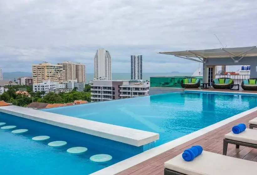ホテル Unique Regency Pattaya