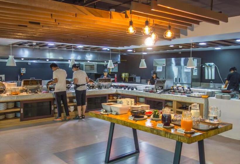 ホテル Unique Regency Pattaya