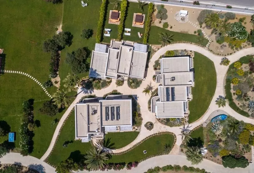 ホテル White Pearls Luxury Suites   Adults Only