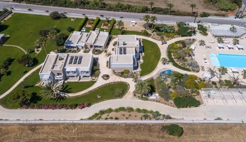 ホテル White Pearls Luxury Suites   Adults Only