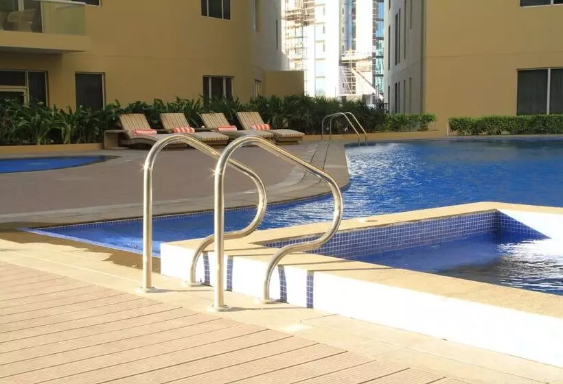 Gulf Suites Hotel Amwaj