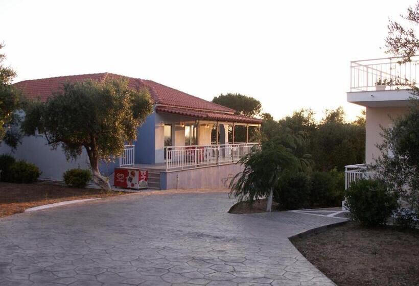 ホテル Kastro Beach