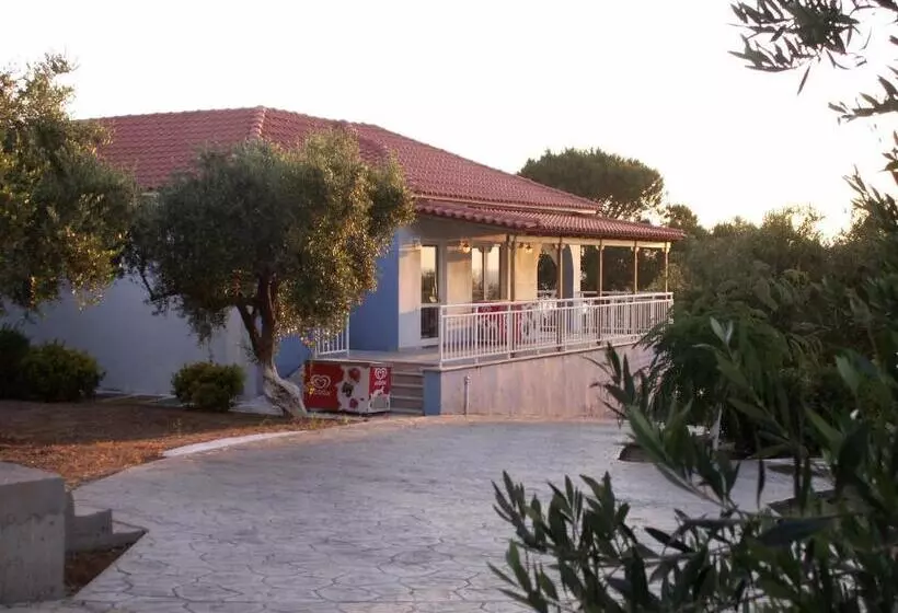 هتل Kastro Beach