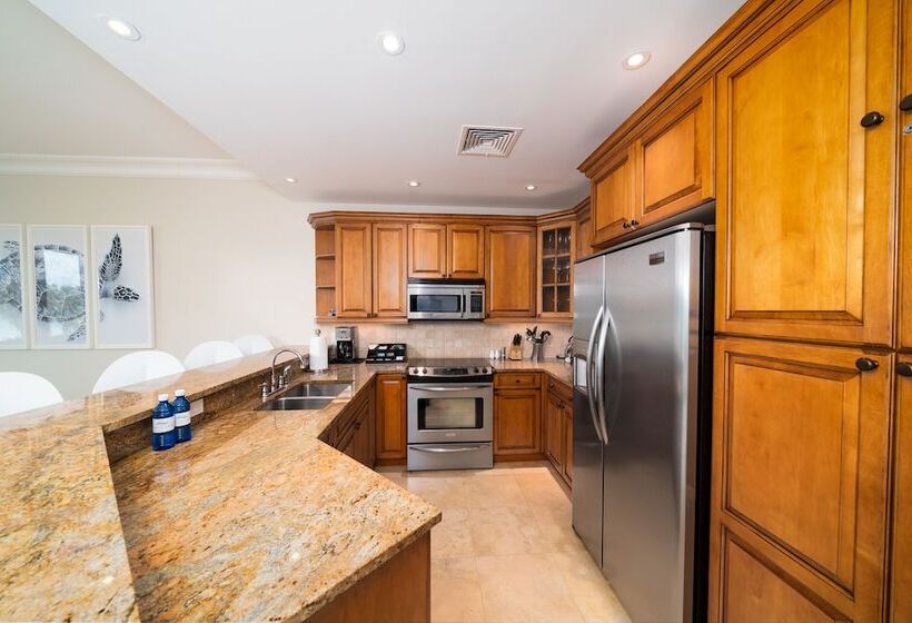 هتل The Regent Grand